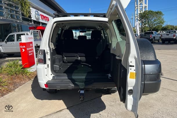 2013 Mitsubishi Pajero GLX-R in White