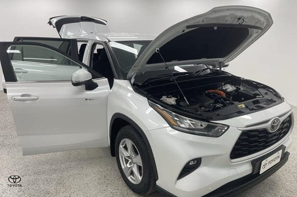 2024 Toyota Kluger GX in White