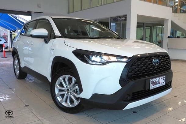 2024 Toyota Corolla Cross GX in White
