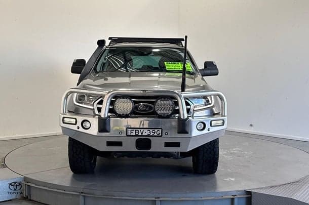2020 Ford Everest Trend in Pink