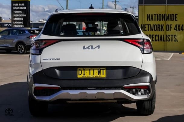 2024 Kia Sportage S in White