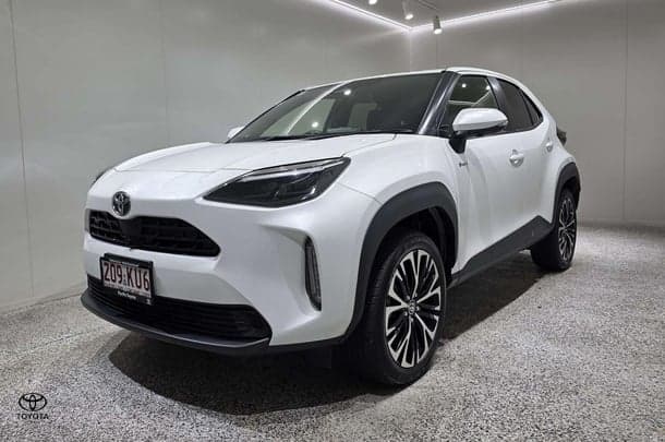 2024 Toyota Yaris Cross Urban in White