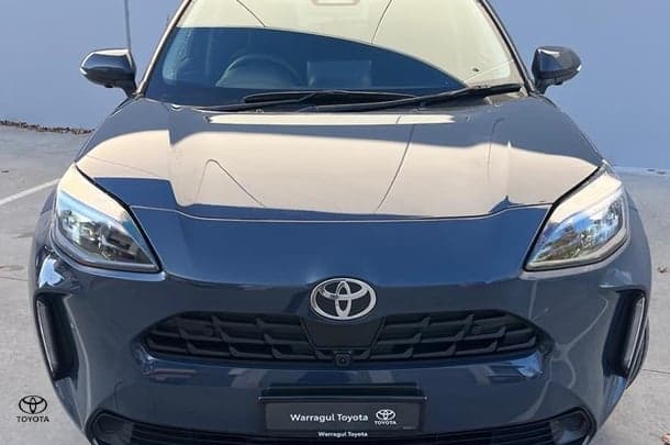 2025 Toyota Yaris Cross GXL in Grey