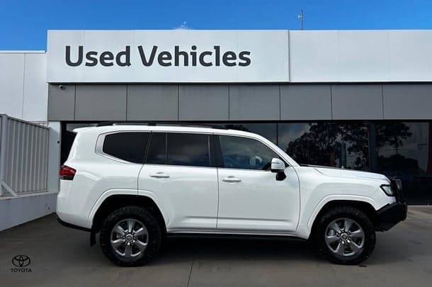 2022 Toyota Landcruiser VX in White