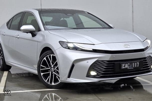 2025 Toyota Camry SL in Silver