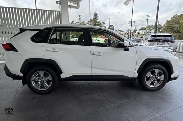 2022 Toyota RAV4 GX-2WD in White