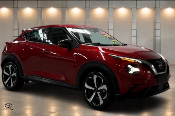 2023 Nissan JUKE ST-L in Red