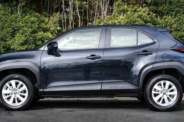 2024 Toyota Yaris Cross GX in Black