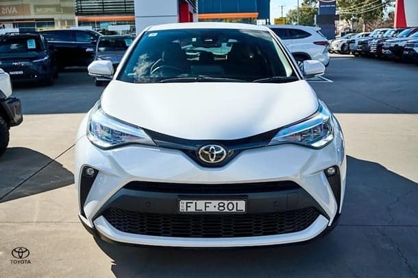 2022 Toyota C-HR GXL in White