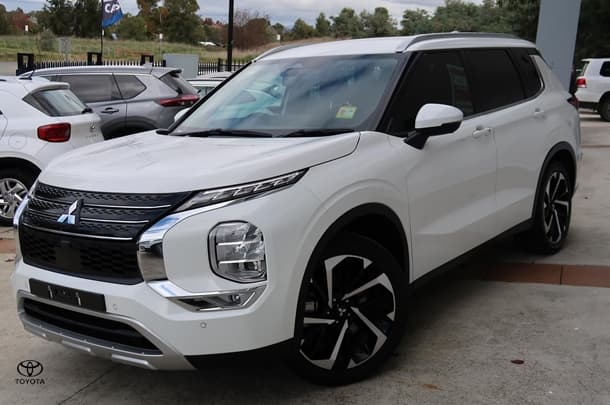 2022 Mitsubishi Outlander Aspire in White