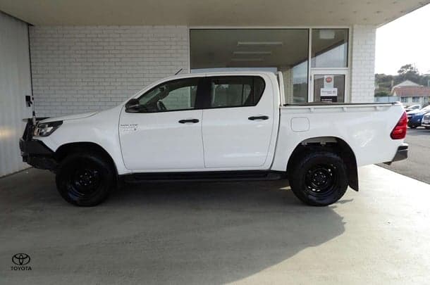 2021 Toyota Hilux SR in White