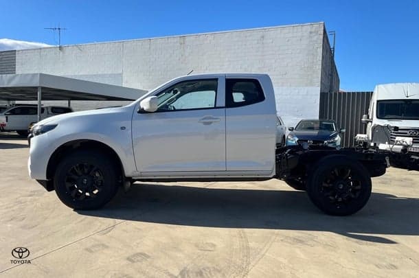 2025 Mazda BT-50 XT in White