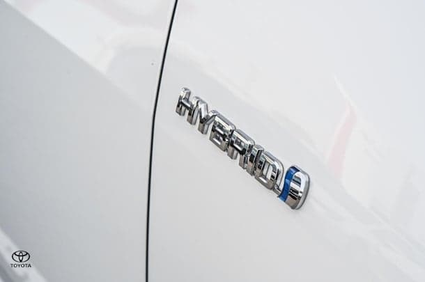 2022 Toyota RAV4 GXL in White