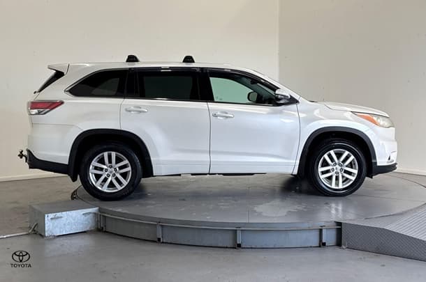 2014 Toyota Kluger GX in White