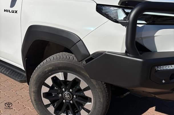 2025 Toyota Hilux SR5 48V in White