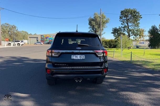 2025 Ford Everest Platinum in Silver