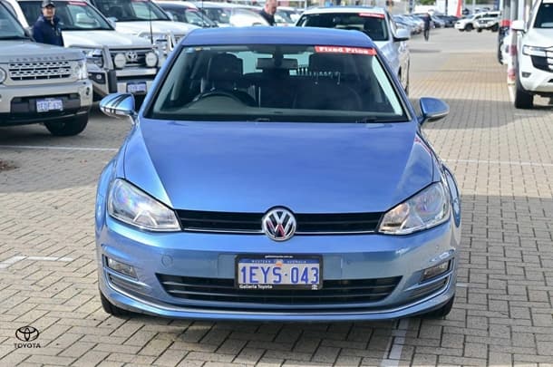 2016 Volkswagen Golf 110TSI Highline in Blue