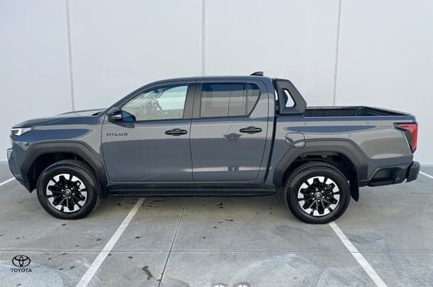 2025 Toyota Hilux SR5 in Grey
