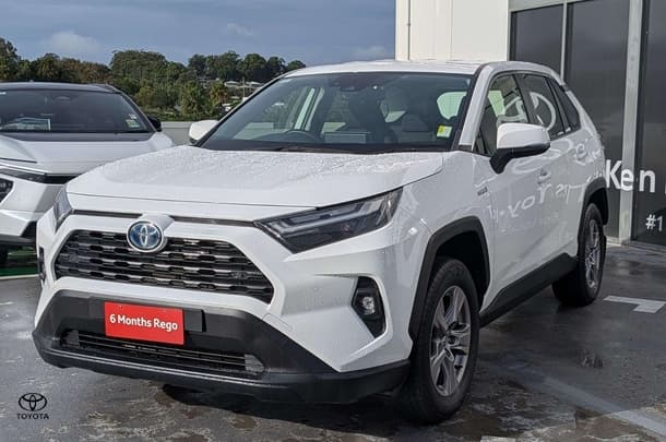 2023 Toyota RAV4 GX-2WD in White