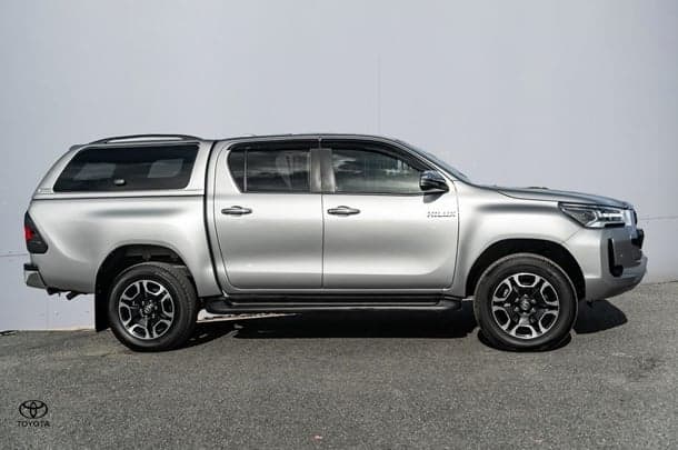 2021 Toyota Hilux SR5 in Silver