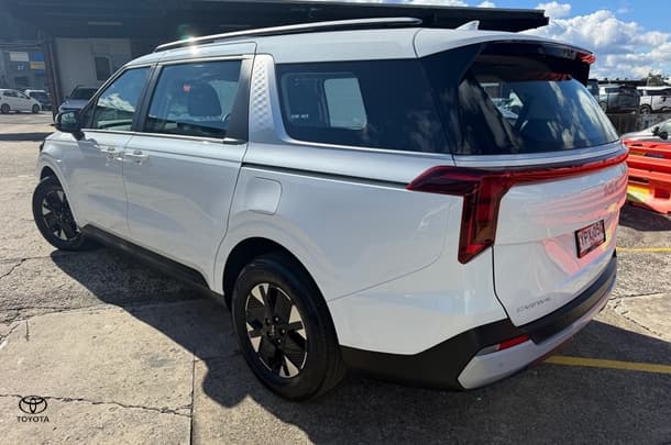 2025 Kia Carnival S HEV in Snow White Pearl (Swp)