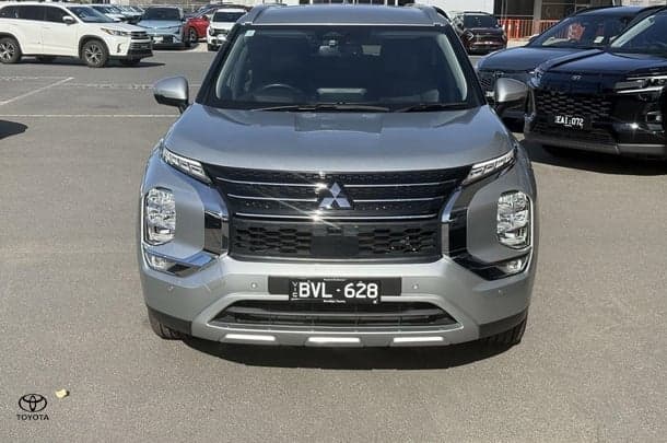 2023 Mitsubishi Outlander Aspire in Silver