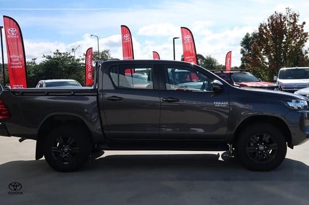 2025 Toyota Hilux SR 48V in Grey