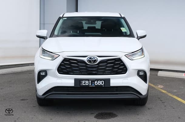 2025 Toyota Kluger GX in White