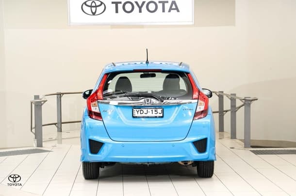 2015 Honda Jazz VTi-L in Blue