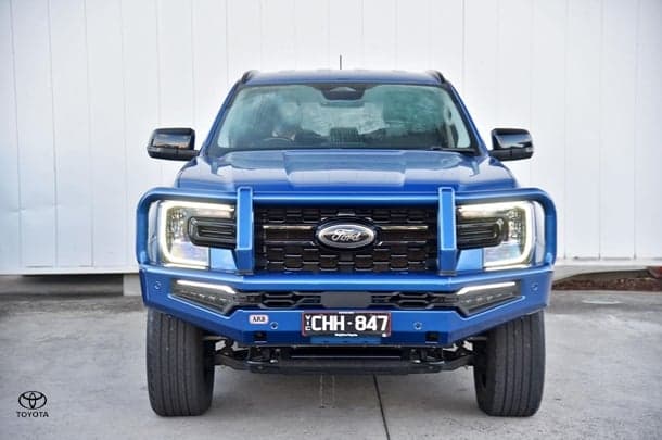 2022 Ford Everest Sport in Blue