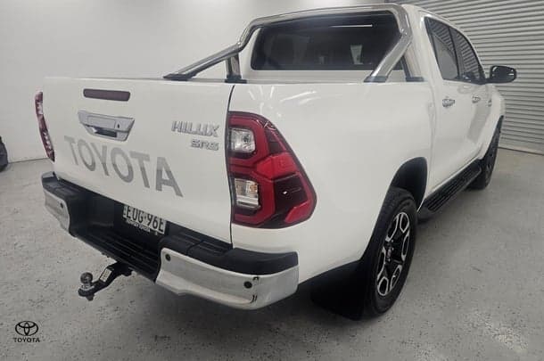 2021 Toyota Hilux SR5 in White