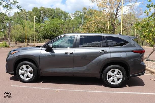 2023 Toyota Kluger GX in Grey