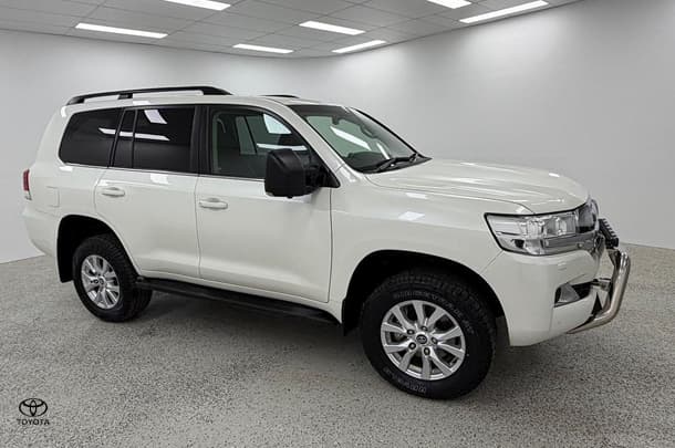2020 Toyota Landcruiser VX in White