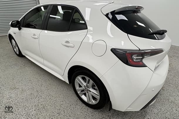 2019 Toyota Corolla Ascent Sport Hybrid in White