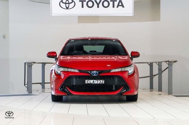 2020 Toyota Corolla Ascent Sport Hybrid in Red