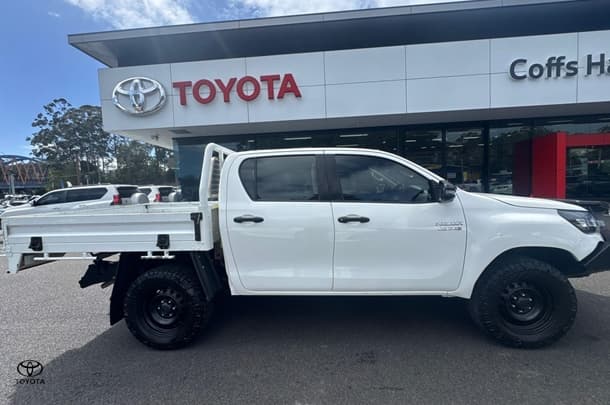 2022 Toyota Hilux SR in White
