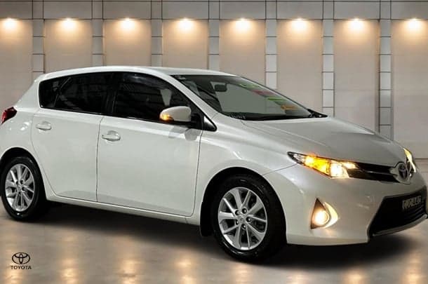 2012 Toyota Corolla Ascent Sport in White