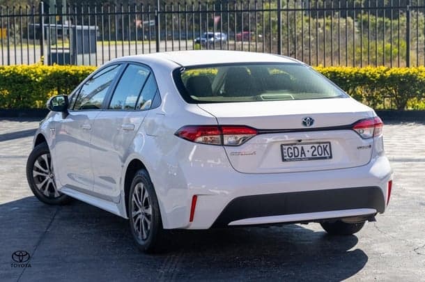 2021 Toyota Corolla Ascent Sport Hybrid in White
