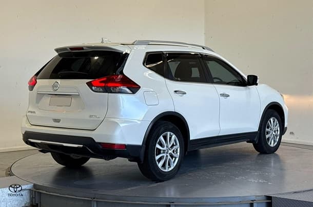 2019 Nissan X-TRAIL ST-L in White