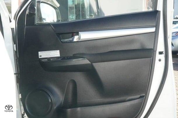 2021 Toyota Hilux SR5 in White
