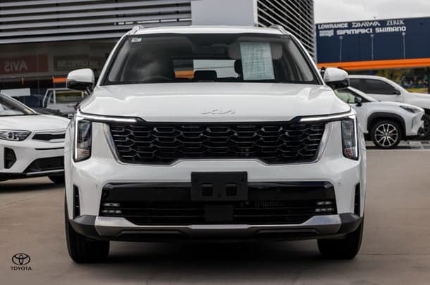 2023 Kia Sorento S in White