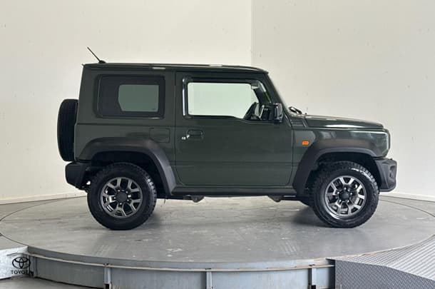 2020 Suzuki Jimny Base in Green