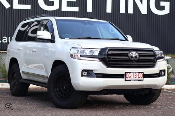 2016 Toyota Landcruiser 200 Sahara in White