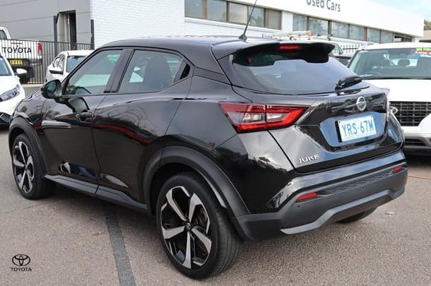 2021 Nissan JUKE ST-L in Green