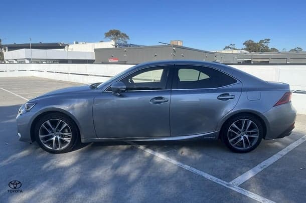 2018 Lexus IS IS300h Luxury in Silver