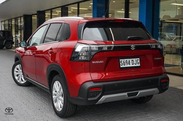 2024 Suzuki S-Cross Base in Red