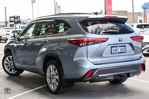 2021 Toyota Kluger Grande in Blue