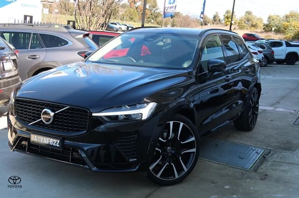 2022 Volvo XC60 Recharge Plug-In Hybrid in Black