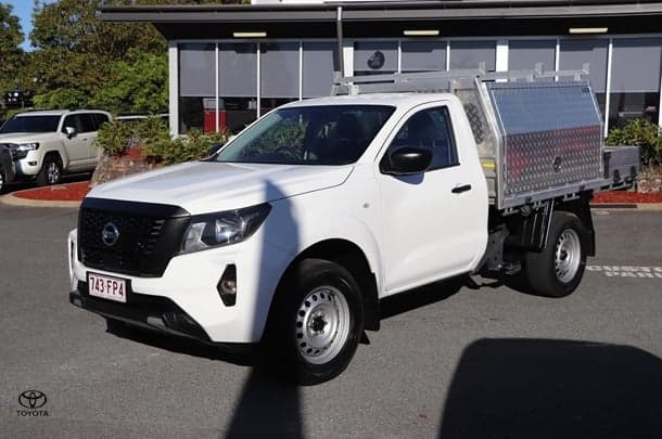2022 Nissan Navara SL in White