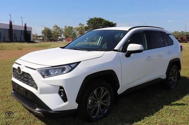 2024 Toyota RAV4 GXL in White